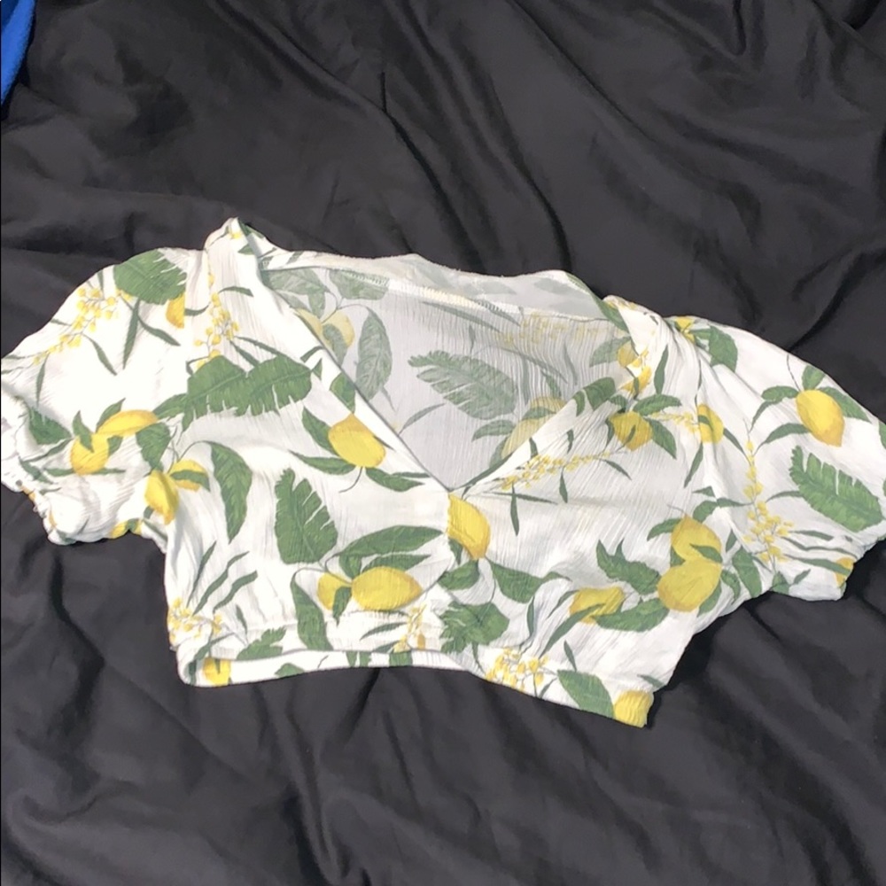 Lemon short sleeve crop top🍋